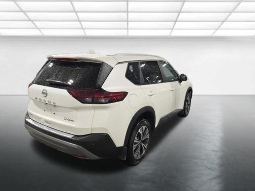 Pearl White Tricoat 2023 Nissan Rogue SV
