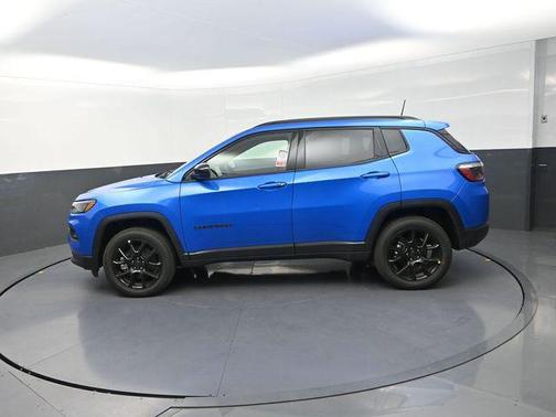 Hydro Blue Pearlcoat 2026 Jeep Compass Latitude