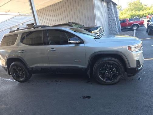 2023 GMC Acadia AWD AT4