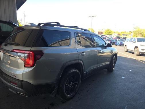 2023 GMC Acadia AWD AT4