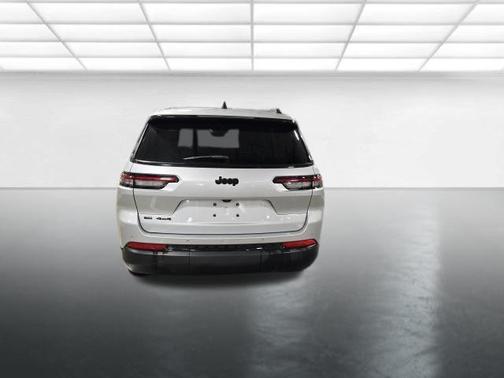 Silver Zynith 2022 Jeep Grand Cherokee L Altitude