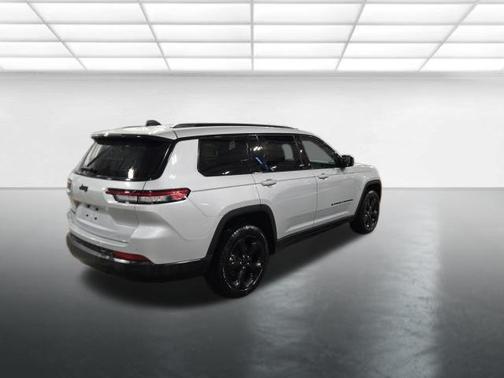 Silver Zynith 2022 Jeep Grand Cherokee L Altitude