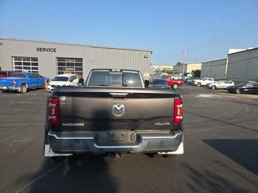 2019 RAM 3500 Laramie Crew Cab 4x4 8' Box