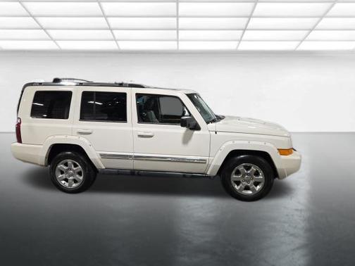Stone White Clearcoat 2007 Jeep Commander Limited
