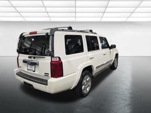 Stone White Clearcoat 2007 Jeep Commander Limited