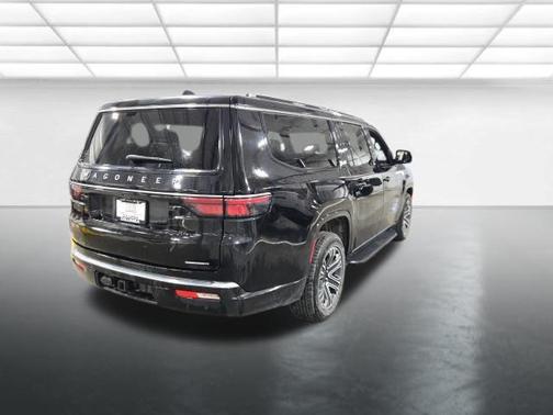 Diamond Black Crystal Pearlcoat 2024 Jeep Wagoneer L Series II 4x4