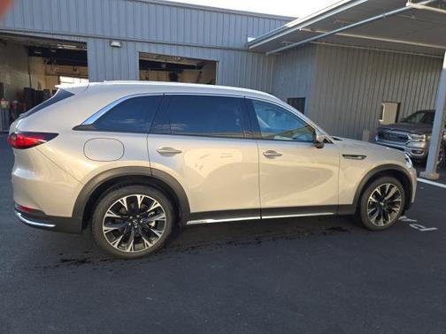 2024 Mazda CX-90 PHEV Premium Plus