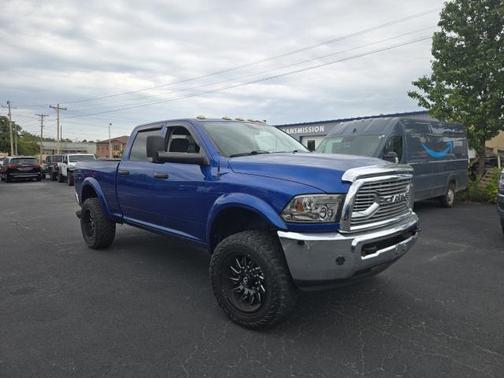 2017 RAM 3500 Tradesman Crew Cab 4x4 6'4' Box