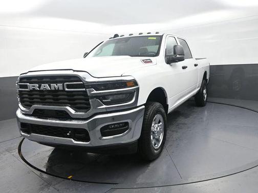 Bright White Clearcoat 2026 RAM 2500 Tradesman Crew Cab 4x4 6'4' Box