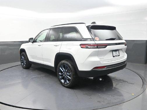 Bright White Clearcoat 2026 Jeep Grand Cherokee 85th Anniversay Edition 4x4