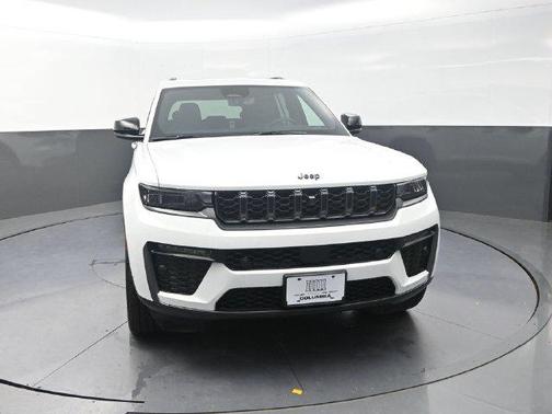 Bright White Clearcoat 2026 Jeep Grand Cherokee 85th Anniversay Edition 4x4