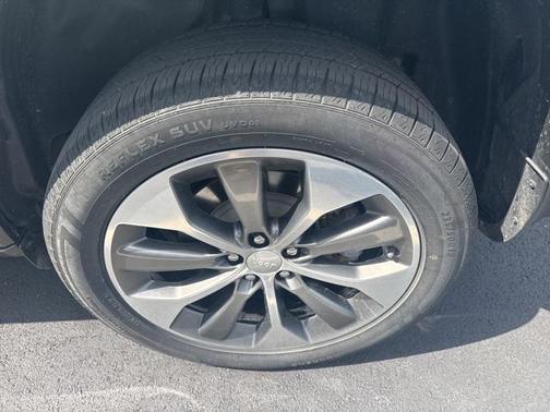 2019 Jeep Cherokee Overland