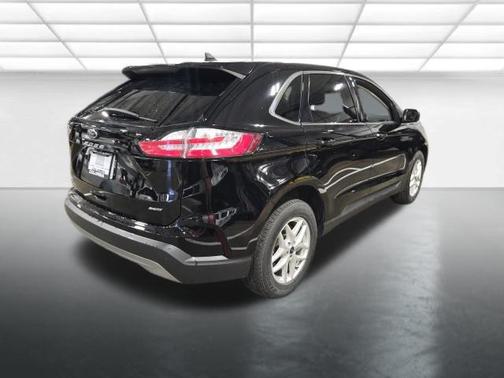 Agate Black Metallic 2022 Ford Edge SEL