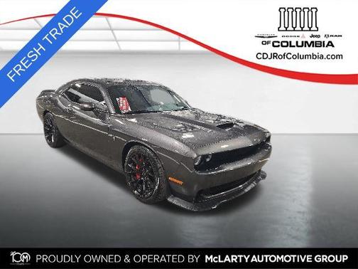 Granite Pearlcoat 2016 Dodge Challenger SRT Hellcat