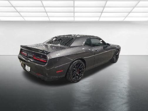 Granite Pearlcoat 2016 Dodge Challenger SRT Hellcat