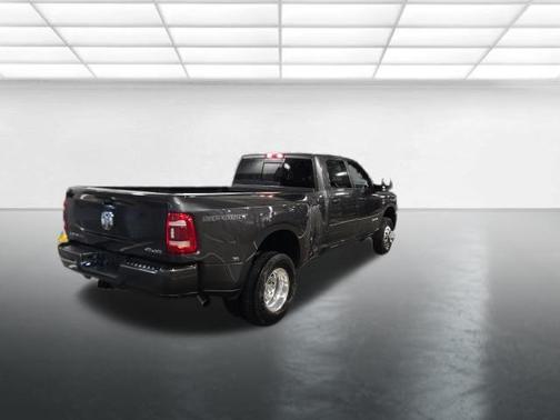 Billet Silver Metallic Clearcoat 2024 RAM 3500 Laramie Crew Cab 4x4 8' Box