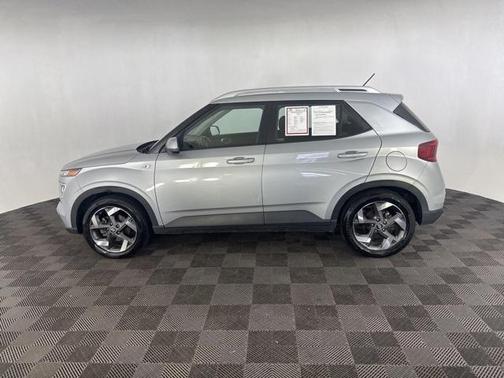 2023 Hyundai VENUE SEL