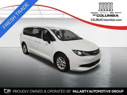 Bright White Clearcoat 2024 Chrysler Voyager LX