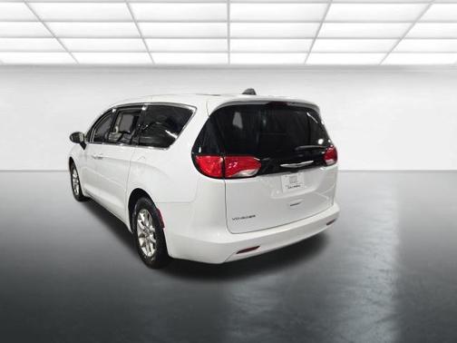 Bright White Clearcoat 2024 Chrysler Voyager LX
