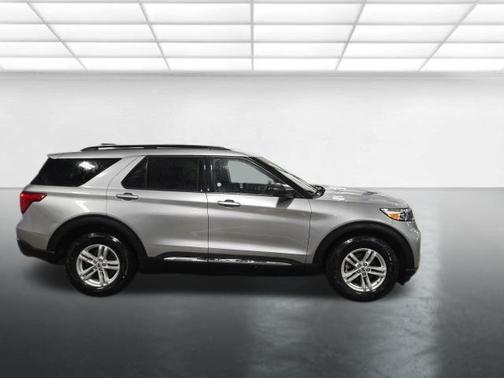 Silver Metallic 2024 Ford Explorer XLT
