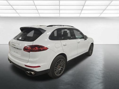 2017 Porsche Cayenne Cayenne S E-Hybrid Platinum Edition