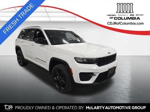 Bright White Clearcoat 2024 Jeep Grand Cherokee Altitude