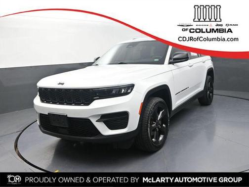 Bright White Clearcoat 2024 Jeep Grand Cherokee Altitude