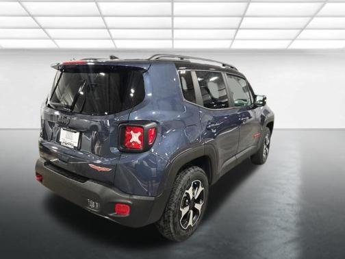 Slate Blue Pearlcoat 2022 Jeep Renegade Trailhawk