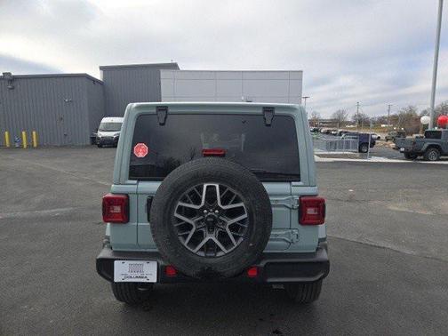 2024 Jeep Wrangler 4-Door Sahara 4x4