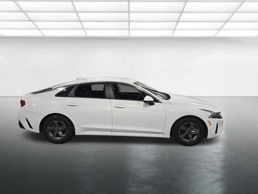 Glacial White Pearl 2021 Kia K5 LXS