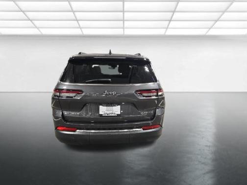 Baltic Gray Metallic Clearcoat 2022 Jeep Grand Cherokee L Limited