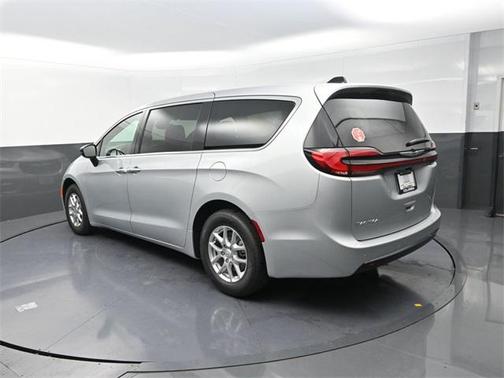 2026 Chrysler Pacifica L