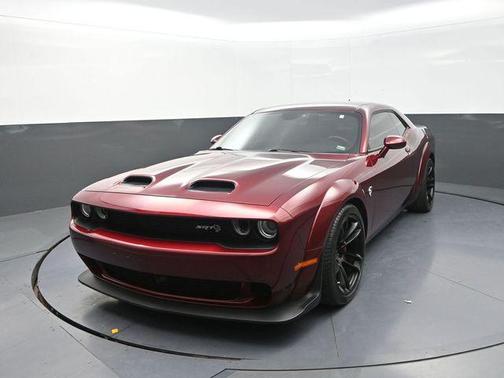 Octane Red Pearlcoat 2022 Dodge Challenger SRT Hellcat