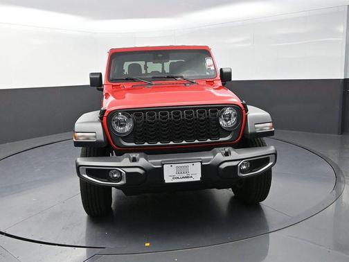Firecracker Red Clearcoat 2025 Jeep Gladiator Sport S