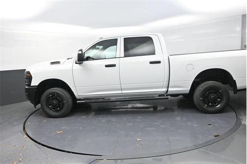2026 RAM 2500 Tradesman Crew Cab 4x4 6'4' Box