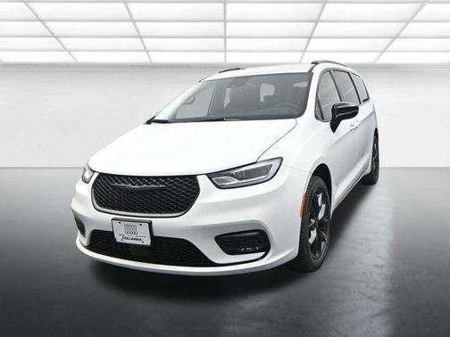 2026 Chrysler Pacifica L