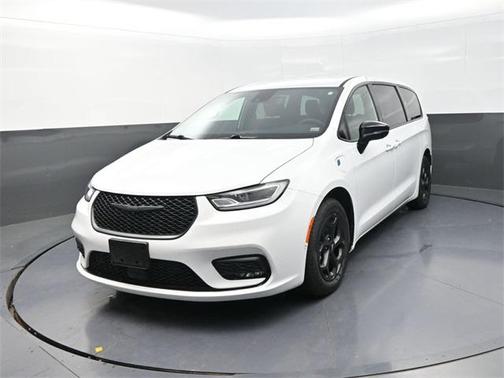 2024 Chrysler Pacifica Hybrid S Appearance Pkg