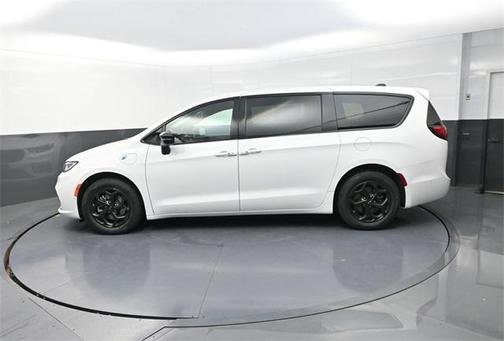 2024 Chrysler Pacifica Hybrid S Appearance Pkg