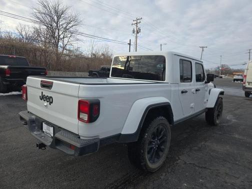 2025 Jeep Gladiator Nighthawk