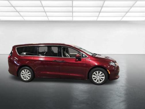 Velvet Red Pearlcoat 2018 Chrysler Pacifica L
