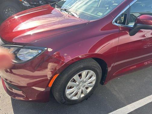 Velvet Red Pearlcoat 2018 Chrysler Pacifica L