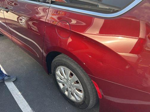 Velvet Red Pearlcoat 2018 Chrysler Pacifica L