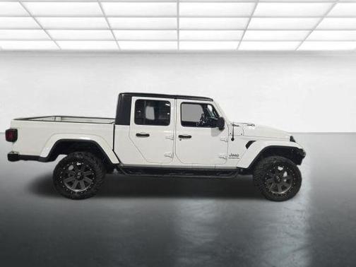 Bright White Clearcoat 2020 Jeep Gladiator Overland