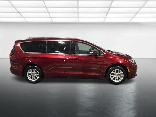 Velvet Red Pearlcoat 2021 Chrysler Pacifica Touring L