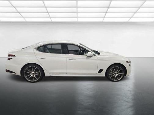 2025 Genesis G70 2.5T RWD