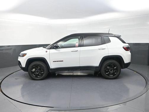 Bright White Clearcoat 2023 Jeep Compass Trailhawk