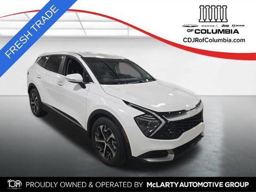 Glacial White Pearl 2025 Kia Sportage EX