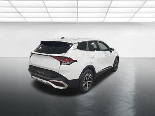 Glacial White Pearl 2025 Kia Sportage EX