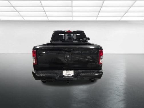 Diamond Black Crystal Pearlcoat 2019 RAM 1500 Big Horn