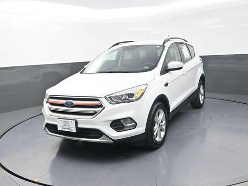 Oxford White 2018 Ford Escape SEL